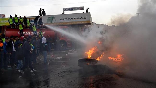 Five hurt as Turkish cops Clash with Kurds celebrating Nowruz